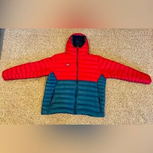 Patagonia 
Men's Down Sweater Hoody 
Style #
84702